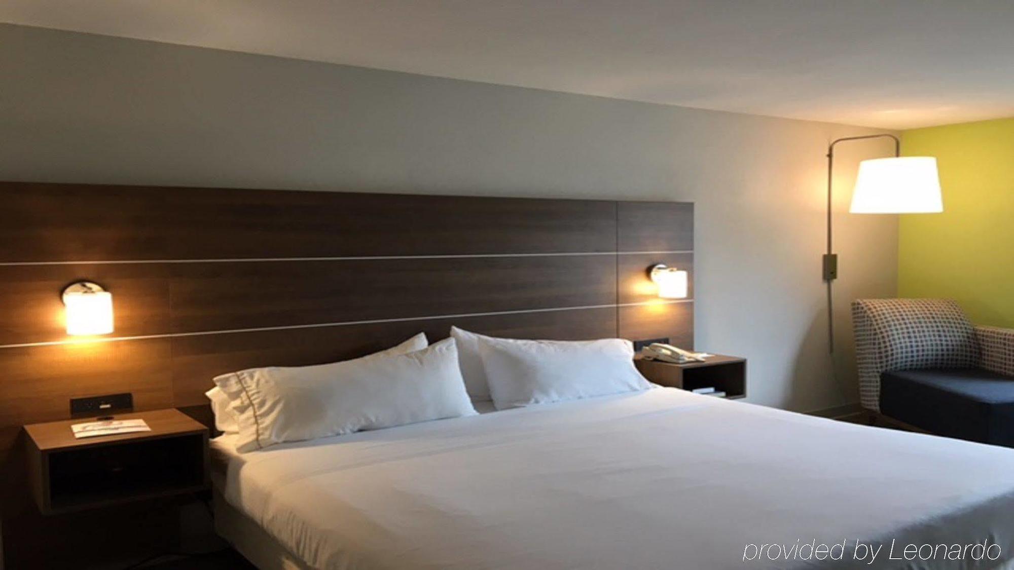 Holiday Inn Express North Tyler Ngoại thất bức ảnh