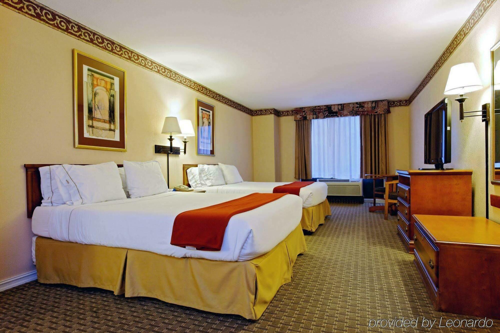 Holiday Inn Express North Tyler Ngoại thất bức ảnh
