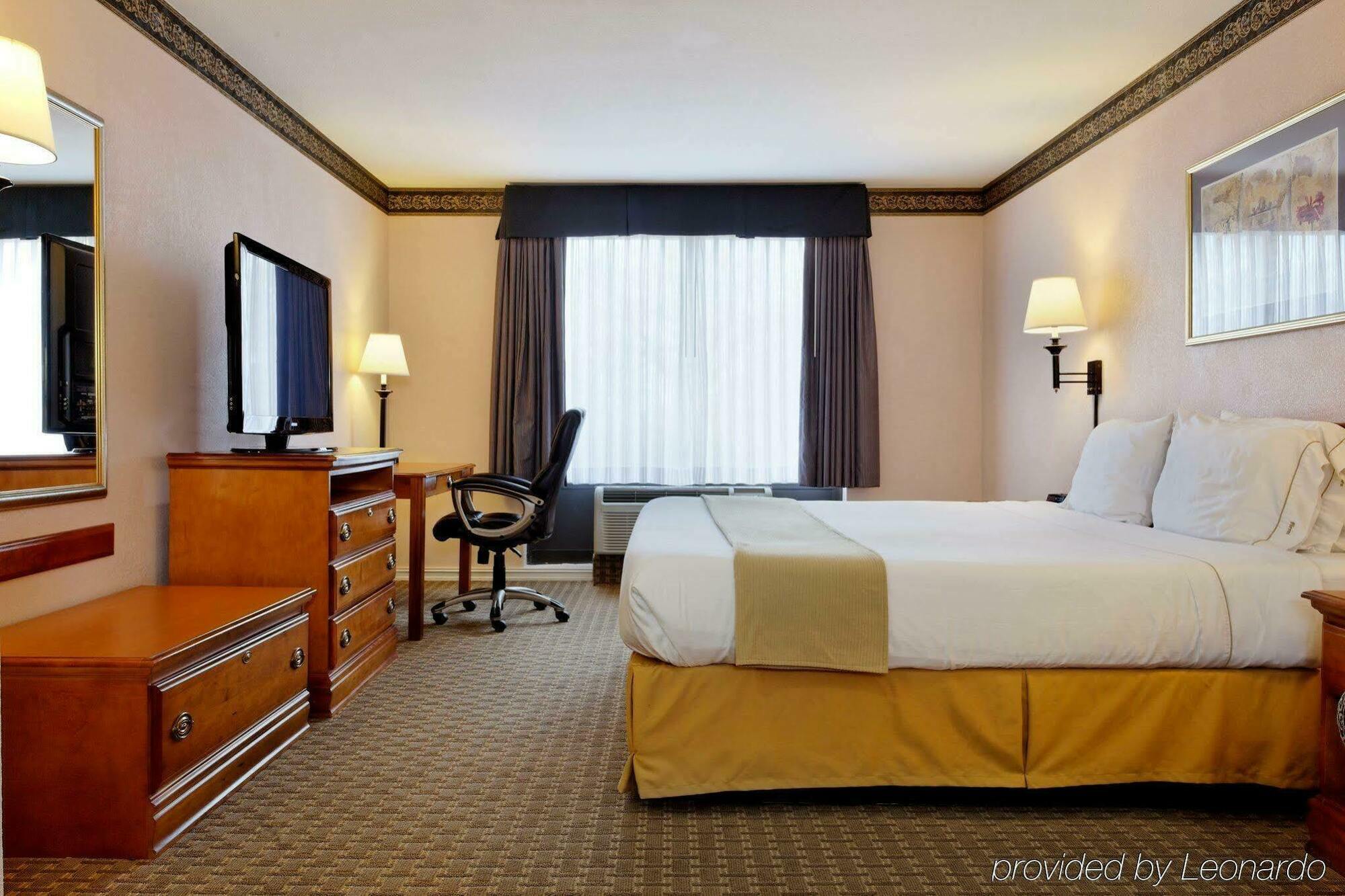Holiday Inn Express North Tyler Ngoại thất bức ảnh